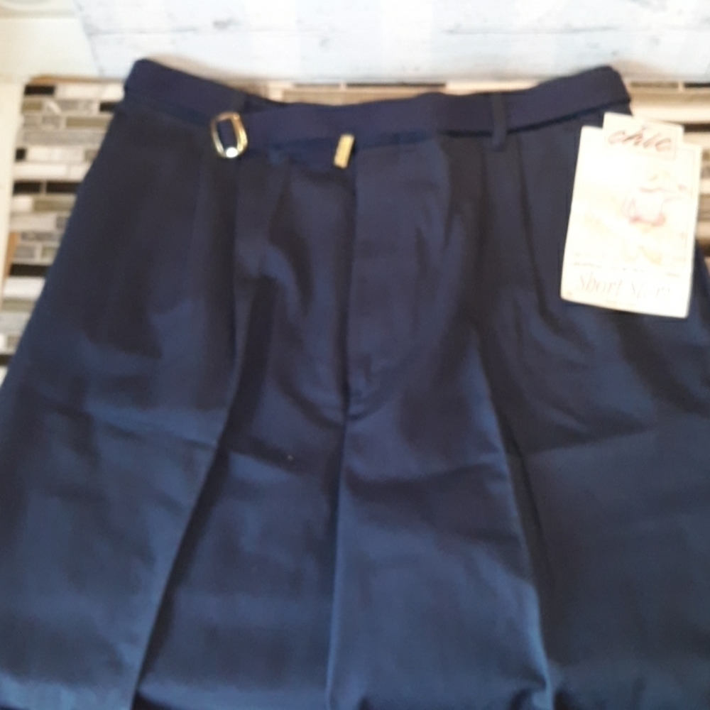Vintage Chic pleated mom shorts nwt